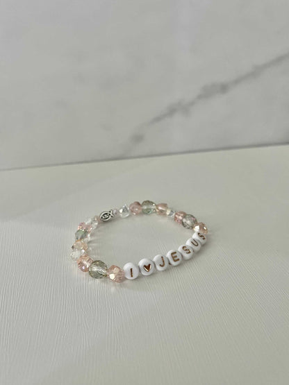 I love Jesus crystal jeweled beaded braceleI Love Jesus Crystal Bracelet featuring vibrant crystal beads, ideal for expressing faith and style.t