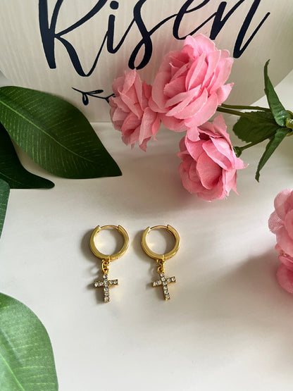 Boucles d'oreilles créoles en or 18 carats avec croix Pure Faith