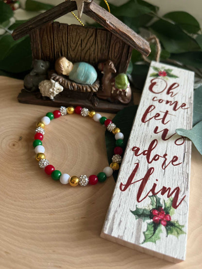 Christmas jeweled bead bracelet – festive holiday jewelry.
