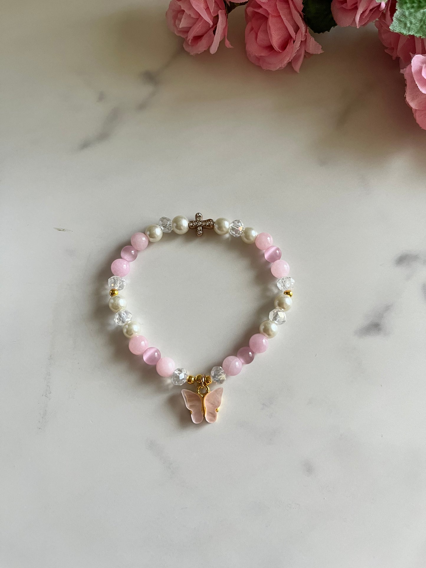 Bracelet chrétien papillon avec perles et croix pour femme