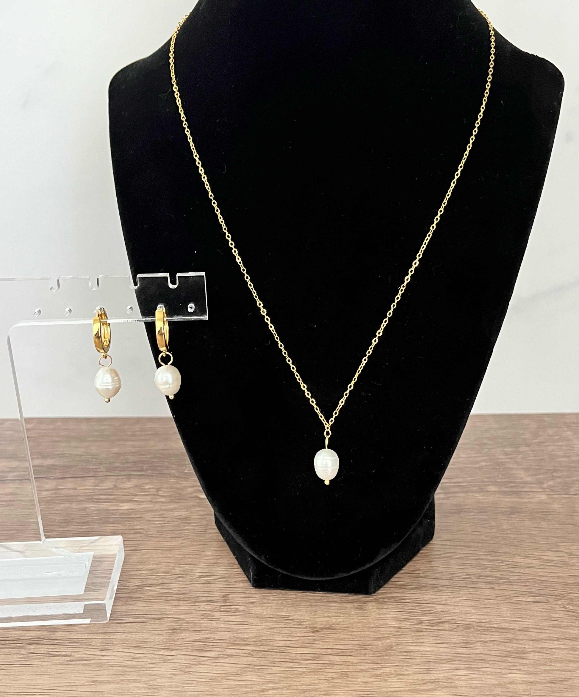 Gold necklace with pearl pendant, inspired by Proverbs 31 for Christian women.