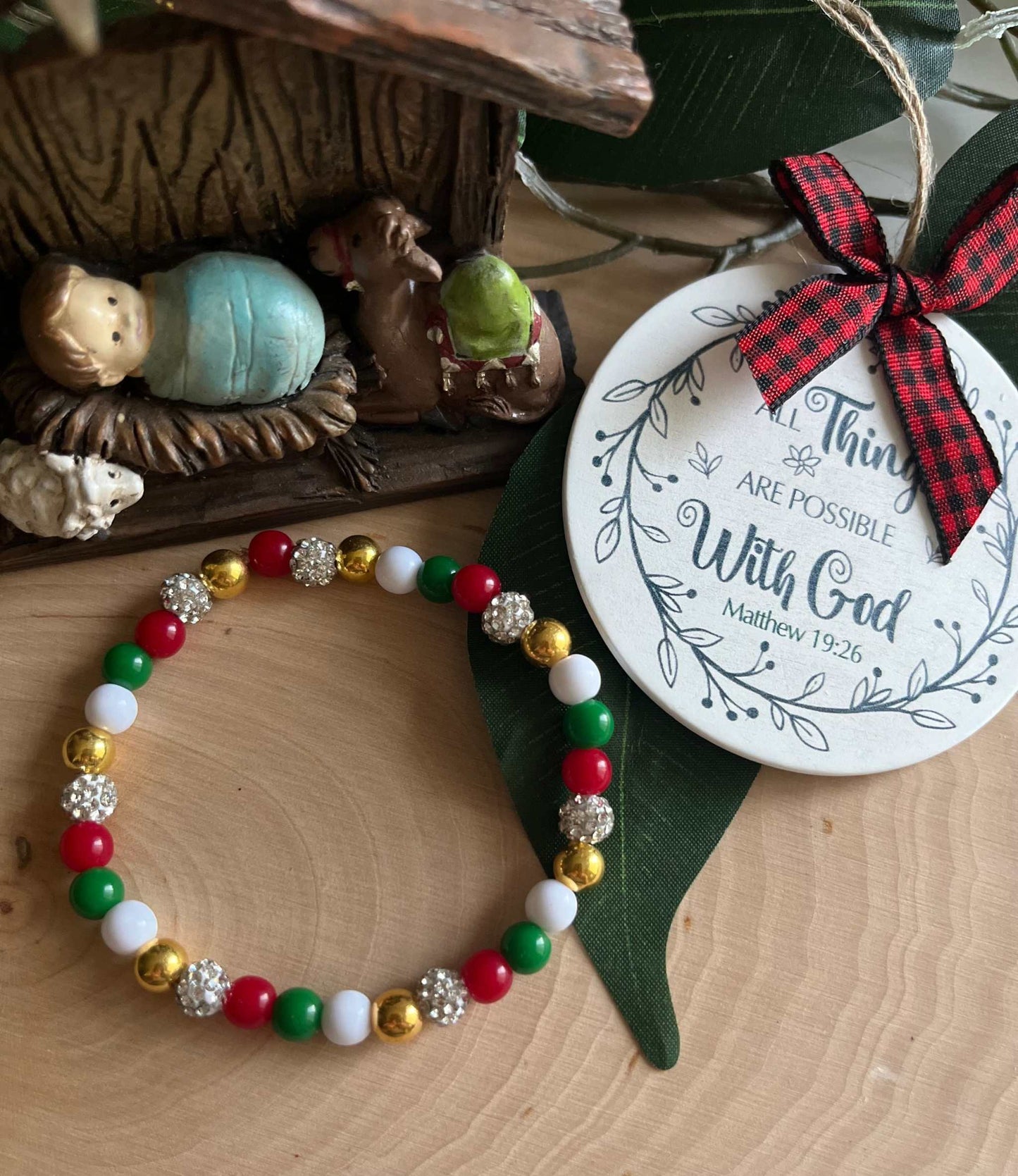Christmas jeweled bead bracelet – festive holiday jewelry.
