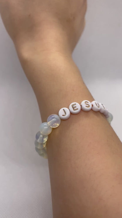 Pulsera de mármol transparente/morado Jesús te ama en varios colores