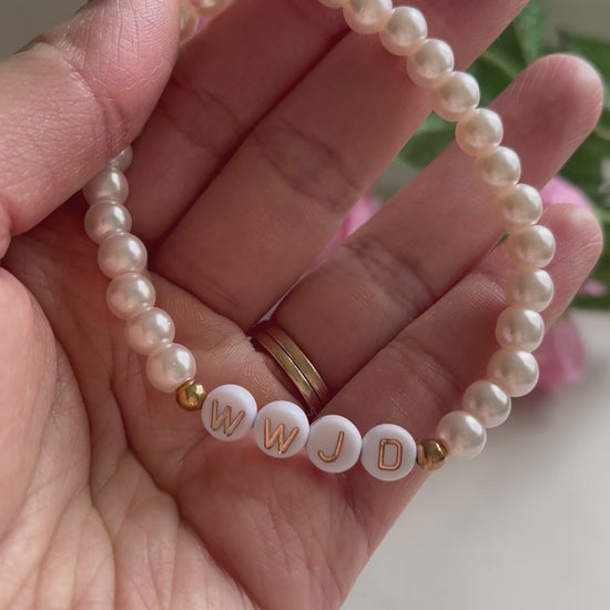 Pearl pink WWJD bracelet for Christian women – handmade beaded jewelry with What Would Jesus Do message