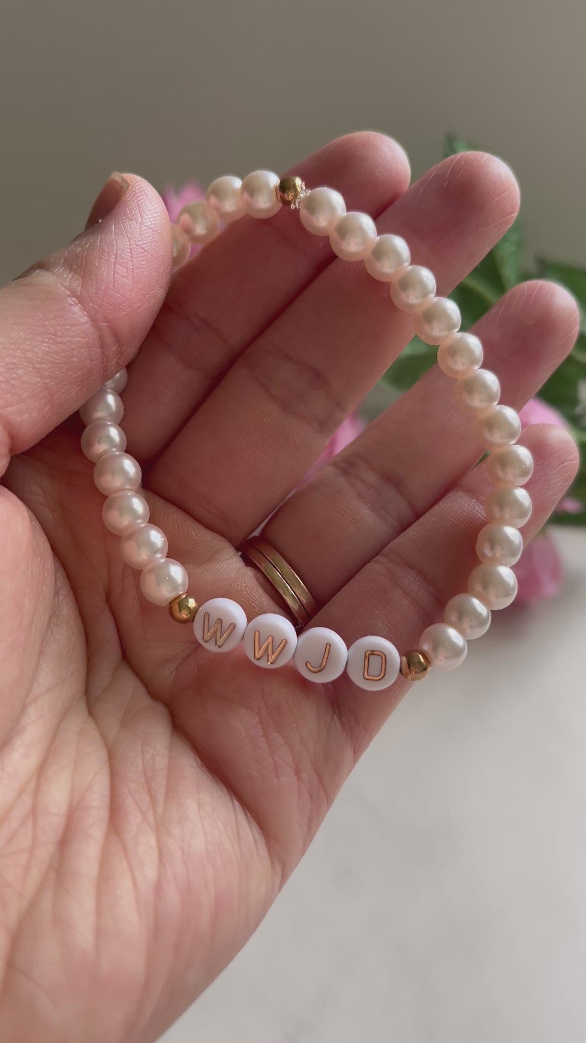 Pearl pink WWJD bracelet for Christian women – handmade beaded jewelry with What Would Jesus Do message
