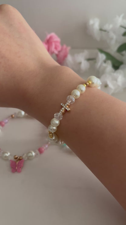 Bracelet chrétien papillon avec perles et croix pour femme