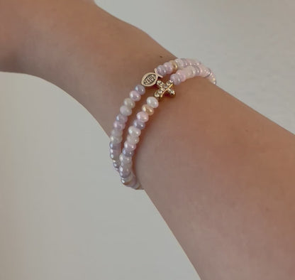Colección de perlas de agua dulce en múltiples diseños y colores.