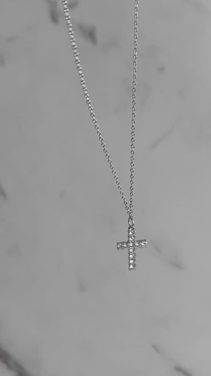 Collar de plata de ley de 18” Simply In The Cross