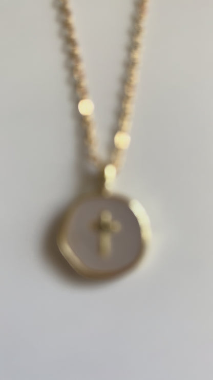 Collier en or avec croix perlée – Simplement en Christ